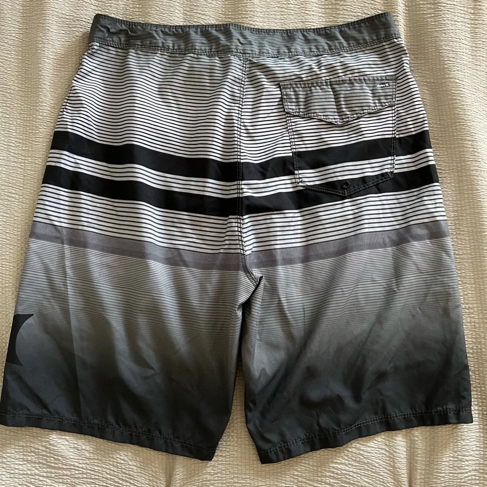 Hurley Mens Board Shorts | Size 34 | Gray, Black, White | Very good condition - Picture 2 of 4